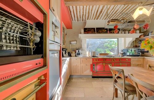 Lambesc House | Country House 'Mas Des Cigales Lambesc' with Private Pool, Wi-Fi and Air Conditioning