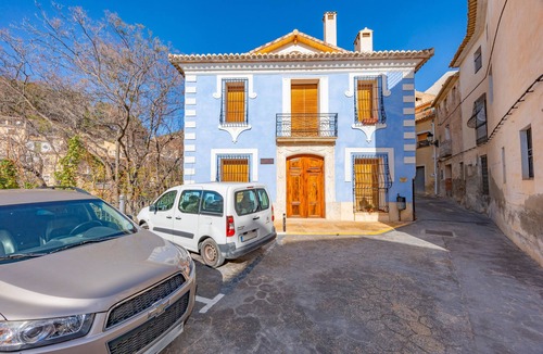 Relleu House | Country House 'Vivienda El Canto Terraza' with Mountain View, Private Terrace and Wi-Fi