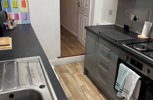 Wolverhampton House | Cozee two bed WV11 1NW - Wolverhampton
