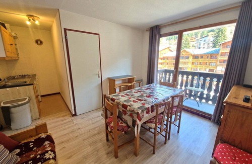 Valfrejus Apartment | Cozy 4-6 Person Apartment in Central Location with Easy Access to Slopes and Ski Facilities