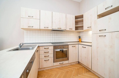 Zizkov Condo | Cozy and sunny apartment in uptown