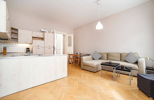 Zizkov Condo | Cozy and sunny apartment in uptown