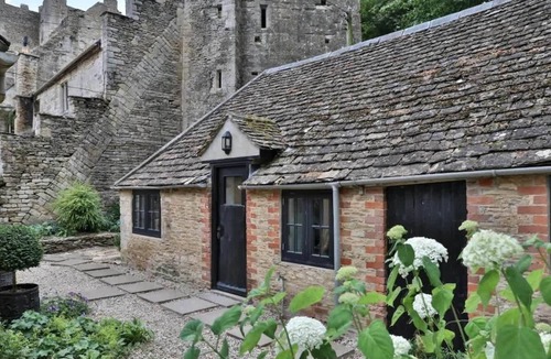 Beverston House | Cozy Beverston Castle Cottage:1 Bed/1 Bath Retreat