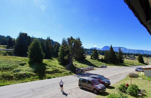 Chamrousse Apartment | Cozy Studio for 4, Well-Equipped, Ski-in/Ski-out Location