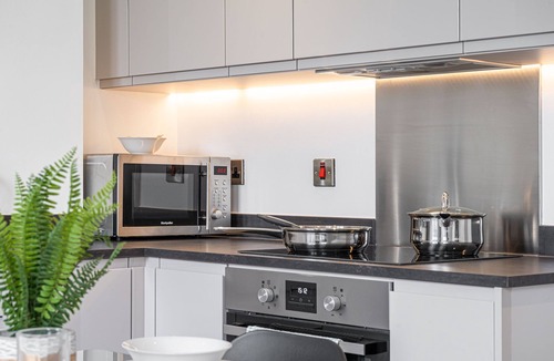 Barnt Green Apartment | Cozy Studio in central Solihull near NEC & Airport