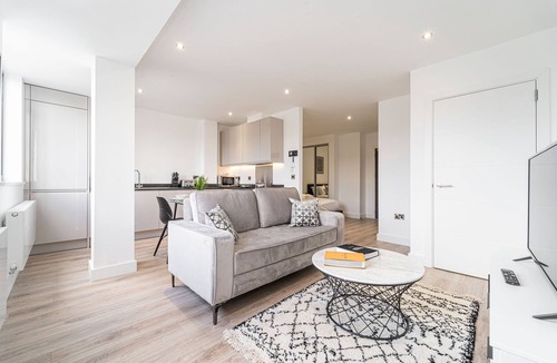 Barnt Green Apartment | Cozy Studio in central Solihull near NEC & Airport