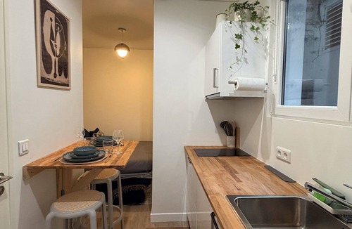 Paris City Center Apartment | Cozy studio in Paris perfect for your city getaway