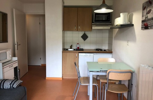 Peyragudes Apartment | Cozy studio in Peyresourde near slopes with balcony