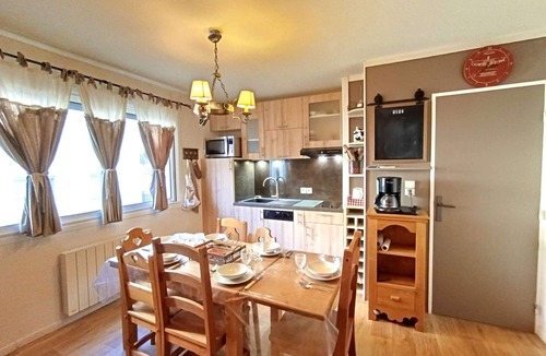 Pla d'Adet Apartment | Cozy T2 for 6 with WIFI and parking at Pla d'Adet