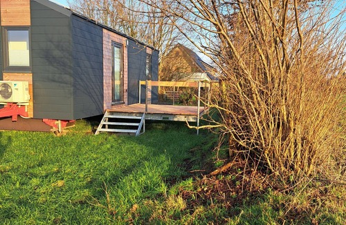 Lesumstotel House | Cozy tiny house with a view of the countryside