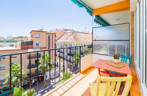 Fuengirola City Centre Apartment | Cubo's Fuengirola Leisure Port/air conditioning/free wifi