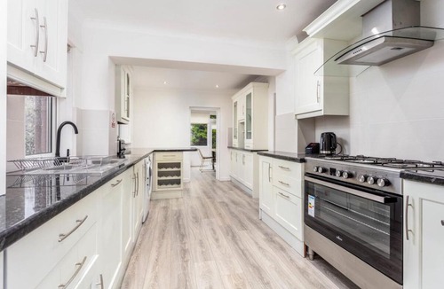 Prestwick Apartment | Cuthbert House - Donnini Apartments