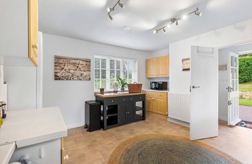 Maresfield House | Dairy Close | Parking | By My Getaways