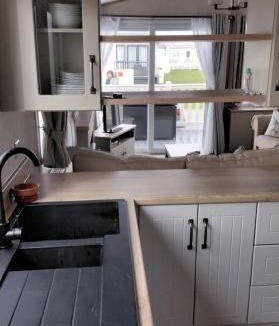 Selsey House | Debonair