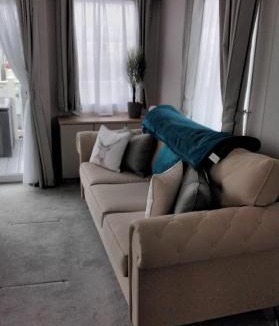 Selsey House | Debonair