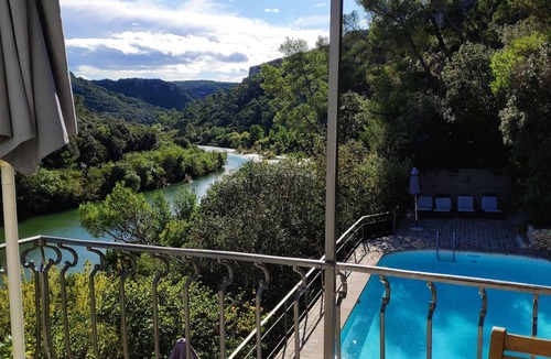 Collias Apartment | Delightful Riverside Apartment with River Views, The Upper 2
