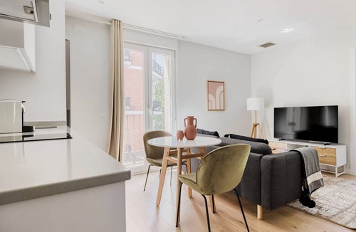 Cuatro Caminos Apartment | Deluxe Cuatro Caminos 2BR w/Elevator, walk to Sports, by Blueground