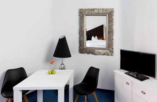 Magdeburg House | Deluxe Double Room with Terrace - artHOTEL Magdeburg GmbH