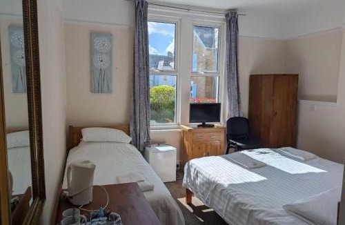 Bournemouth City Centre Bed & Breakfast | Dolphins Hotel