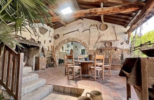 Essertines-en-Donzy House | Domaine de Campagne : Charme Authentique avec Piscine et Spa - FR-1-496-364