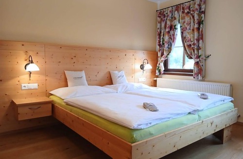 Sankt Oswald Bed & Breakfast | Doppel- Oder Dreibettzimmer Copy - Alte Schule