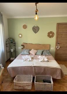 Darnius House | Douce pause