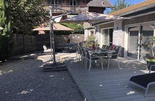 Duingt House | DUINGT centre, Maison 140M2, plage privée, 6Pers.