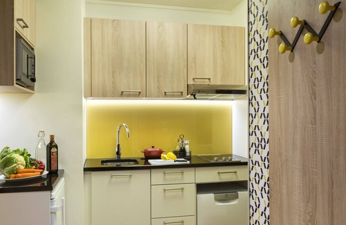 Grenelle Apartment | EIFFEL TOWER STUDIO WITH AIRCON