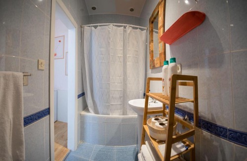 Old Town Apartment | El Camerino del Falla Basic Ha Apartment