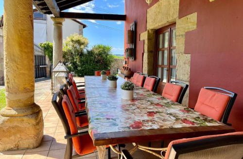 Liano Villa | El palacio de Liaño pool chillout bbq