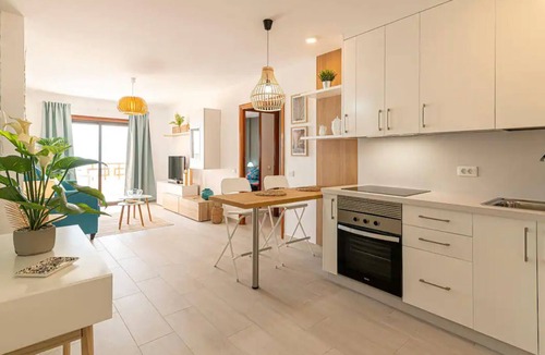 Las Caletillas Apartment | Elegant Holiday Apartment with Sea View, Balcony & Wi-Fi