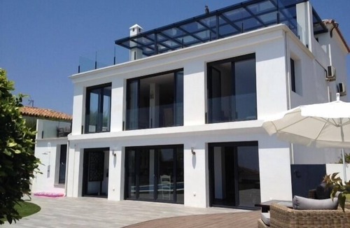 Torreguadiaro Villa | Elegant Villa W/Views Of The Mediterranean, Gibraltar, Beach & Sotogrande Port