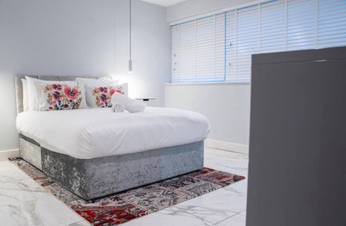 Edgbaston Apartment | Elysium Haven 2 BED 2 BATH SLEEPS 6 Netflix, FREE Parking and POOL TABLE