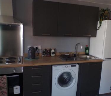 Margate Apartment | Emerald Charm