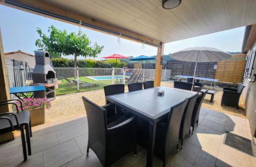 Joyeuse House | En Ardèche, maison de vacances l'Odyssée climatisée avec sa piscine privée et chauffée