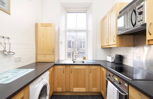 Stockbridge Apartment | Entire Charming 1BR Edinburgh Apt near city centre