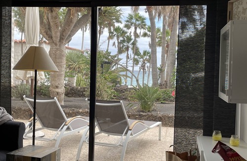 Bahia Calma Apartment | Exclusive apartment under palm trees right by the sea