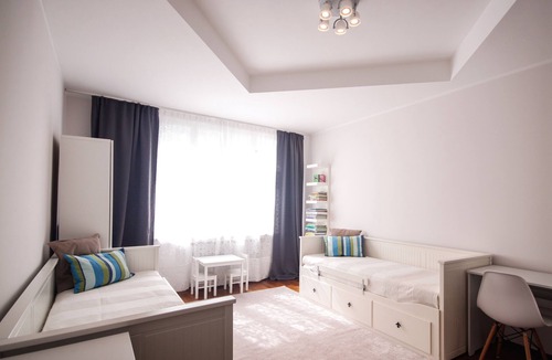 Vinohrady Apartment | Exclusive Vinohrady Location - Charming 2 Bedroom/2 Bathroom w/Balcony &Elevator