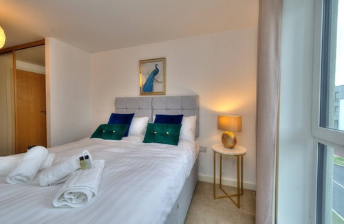 Milton Keynes Apartment | Executive Oakgrove Apartment by Pay As U Stay