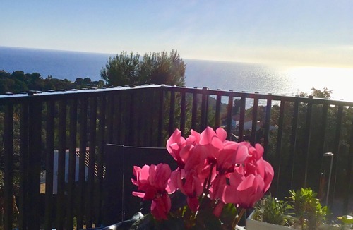 Canyelles Apartment | EXPECTACULAR 180° VIEWS, Pool, Best Quality Barbecue, Service, Parking.