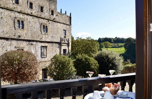 Santillana del Mar Apartment | Extra Large Suite with jacuzzi