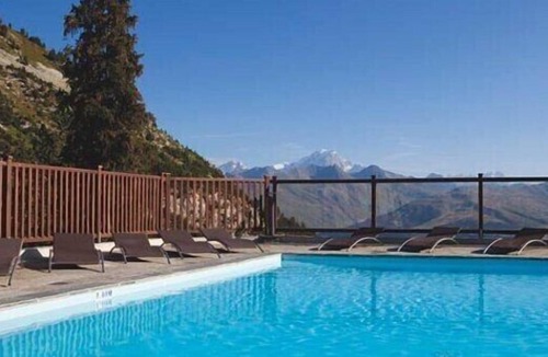 Arc-1950 Apartment | Fabulous Arc 1950 Apartment. Genuine Ski In-Ski Out. Balcony. Stunning Views