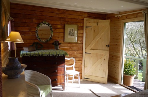 Brading Cabin | Fabulous bed and breakfast lodge with views of the marsh