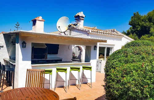 Javea Villa | Family Friendly villa close to Arenal Beach with private pool and aircon