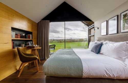 Lower Brailes Cabin | Feldon Valley