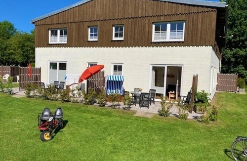 Vitzdorf Apartment | Ferienwohnung 2, EG, Hof zur Sonnenseite Fehmarn