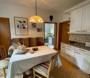 Eystrup Apartment | Ferienwohnung mit WINTERGARTEN in Bahnhofsnähe