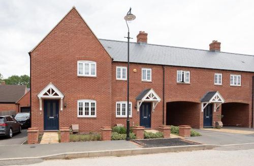 Brackley House | Field View