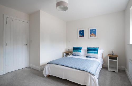 Brackley House | Field View