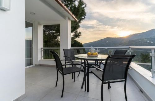 Sayalonga House | Finca Jacinto